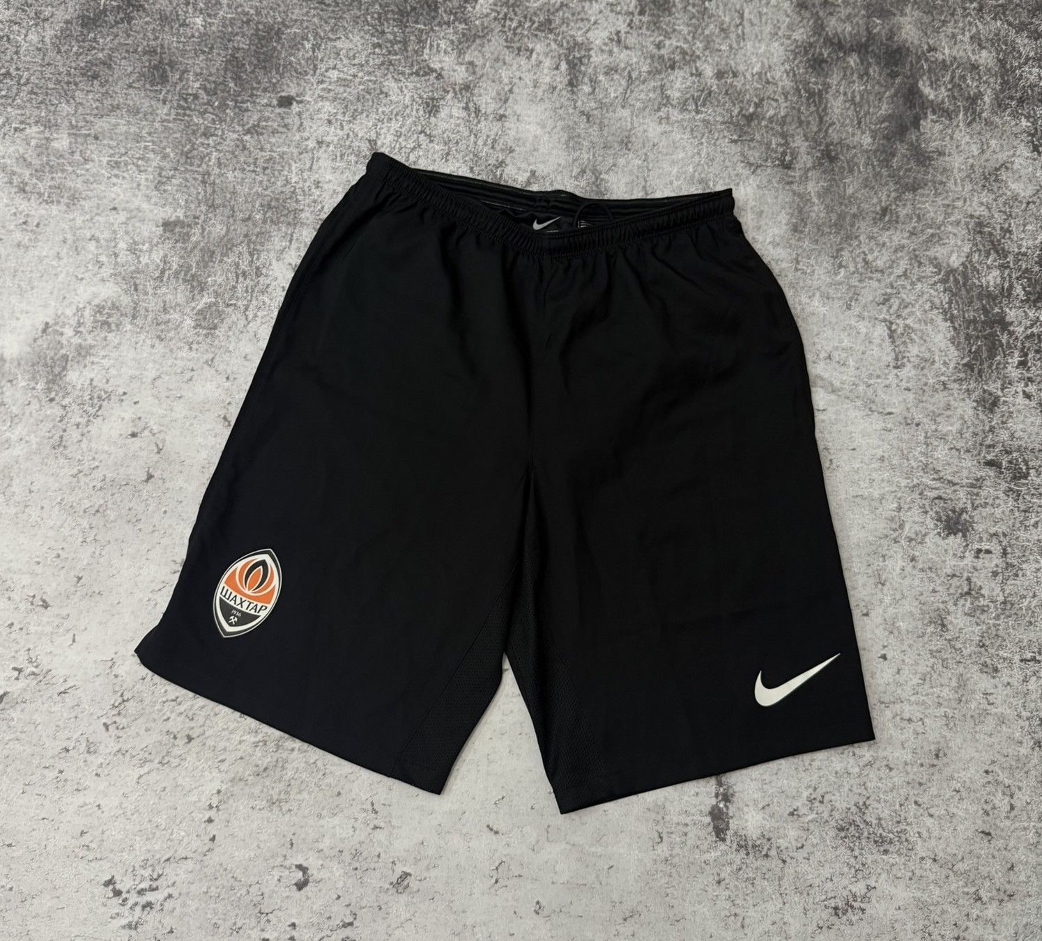 Nike Shakhtar Donetsk UKRAINE FOOTBALL SHORTS PLAYER ISSUE Size US 31 - 1 Thumbnail