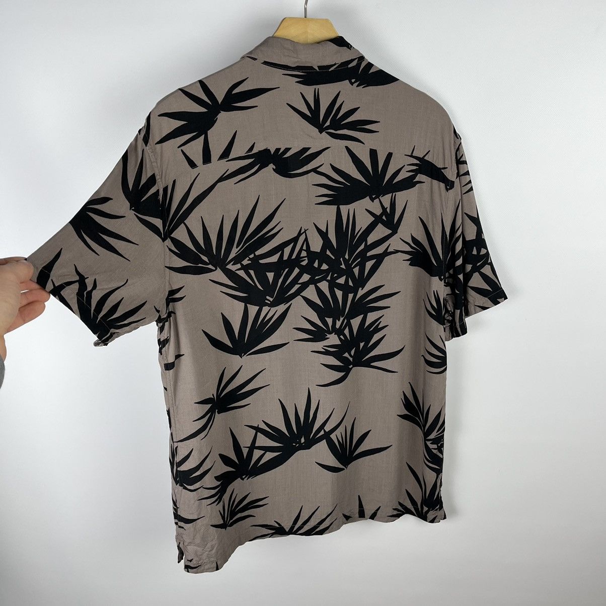 Allsaints Designer Allsaints Bhutan y2k viscose Hawaii shirt Size US L / EU 52-54 / 3 - 9 Thumbnail