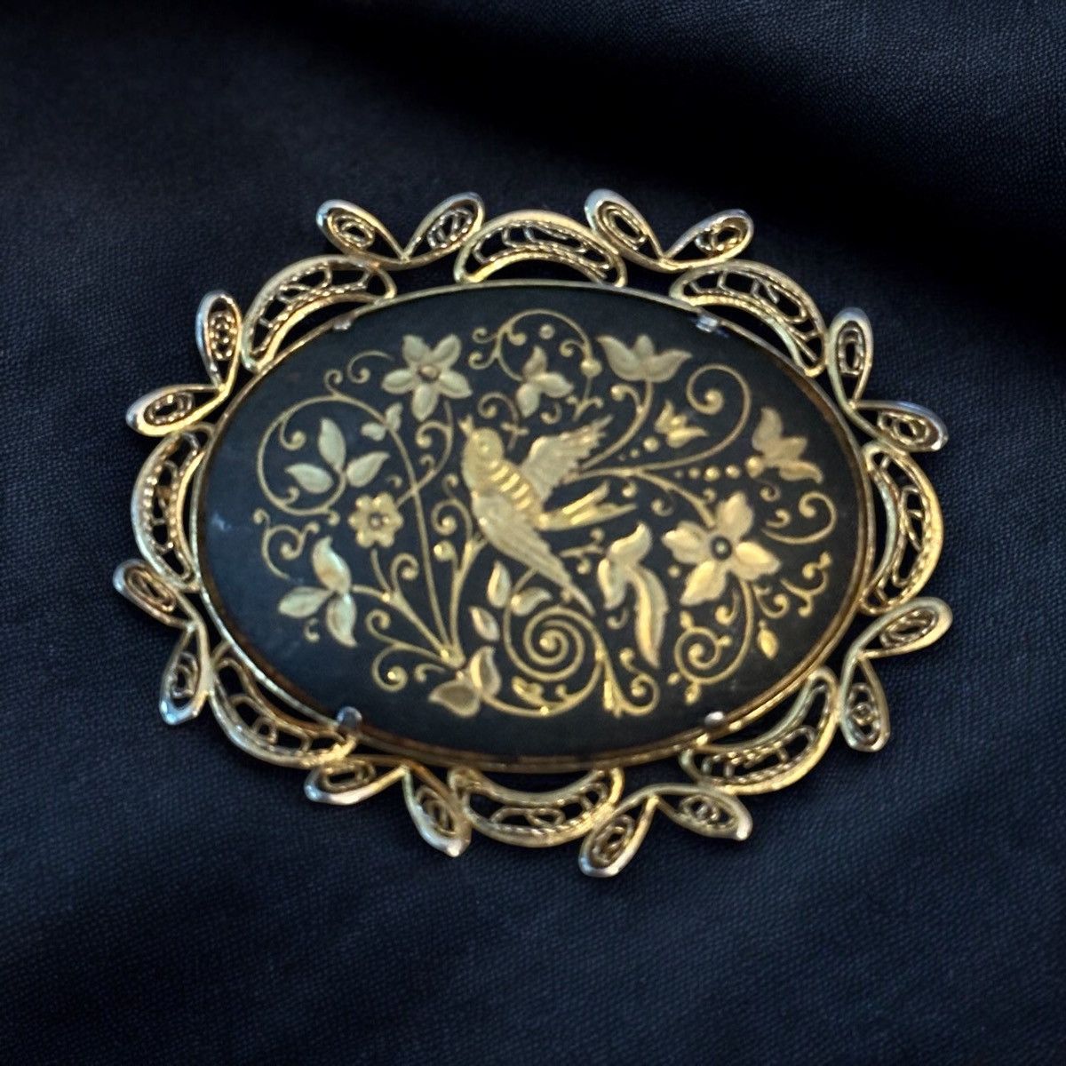 Vintage Vintage large oval Damascene bird brooch Size ONE SIZE - 1 Thumbnail