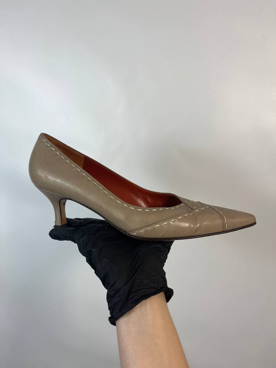 Salvatore Ferragamo SALVATORE FERRAGAMO WOMENS VITAGE LEATHER LOW HEEL SIZE 9 B Size US 9 / IT 39 - 4 Thumbnail
