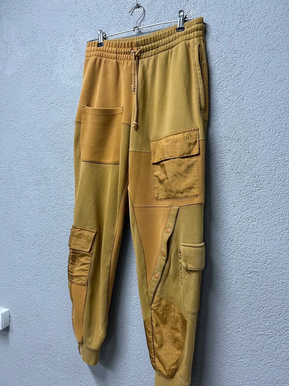 Adidas × Ivy Park Adidas x Ivy Park cargo sweatpants unisex size XS Size US 28 / EU 44 - 4 Thumbnail