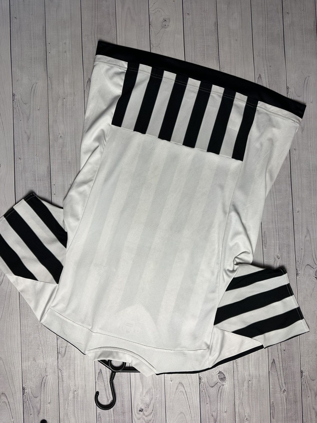 Adidas × Vintage Vintage Juventus soccer jersey size L striped Adidas Jeep Size US L / EU 52-54 / 3 - 7 Thumbnail