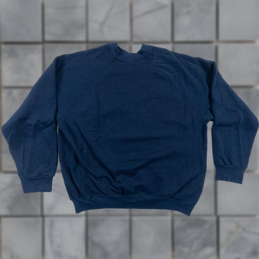 Vintage VINTAGE Club Sweats Sweatshirt Adult 2XL Blue 90s Raglan Crew Neck Size US XXL / EU 58 / 5 - 1 Thumbnail