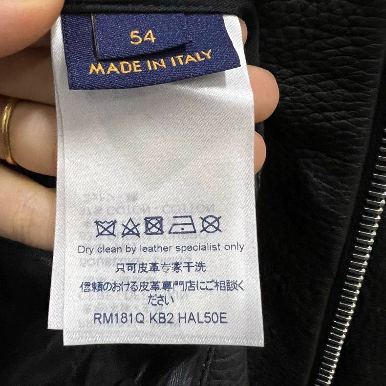Louis Vuitton Louis Vuitton Black embossed small logo lambswool jacket 25 Size US L / EU 52-54 / 3 - 4 Thumbnail