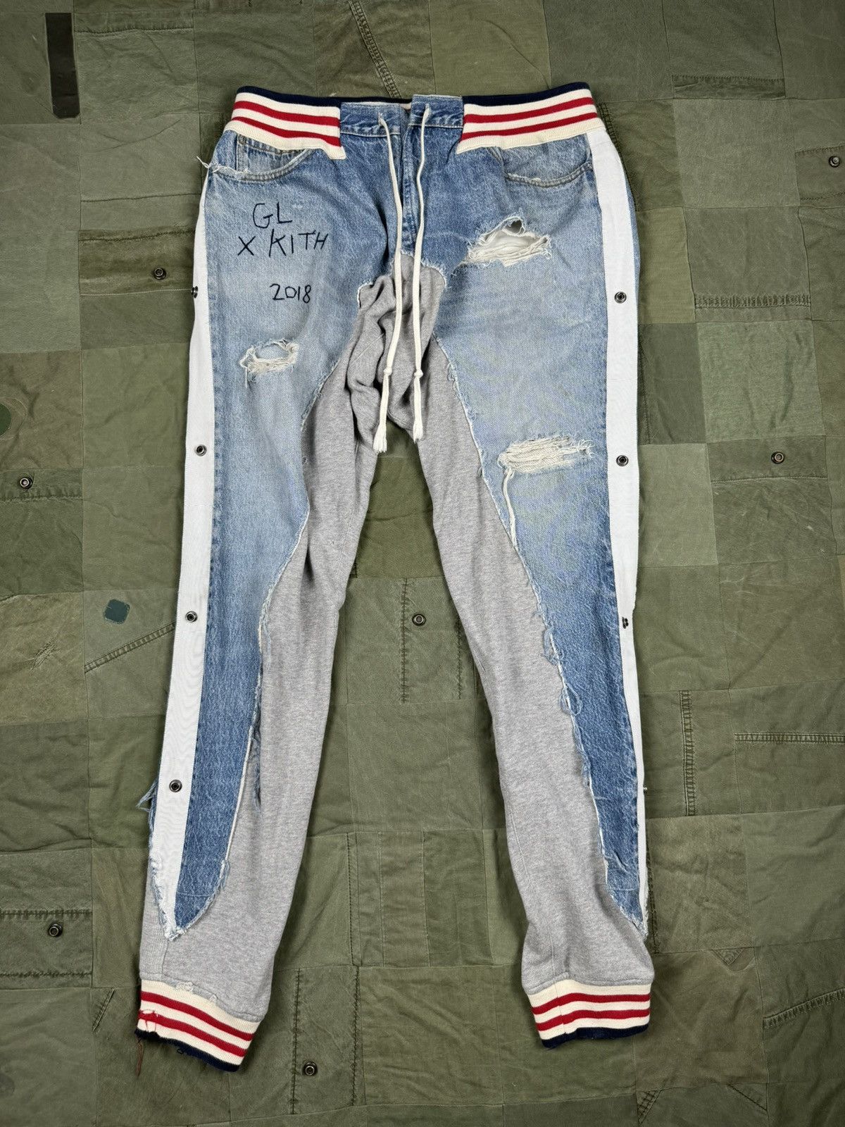 ESSENTIALS SWEATPANT
