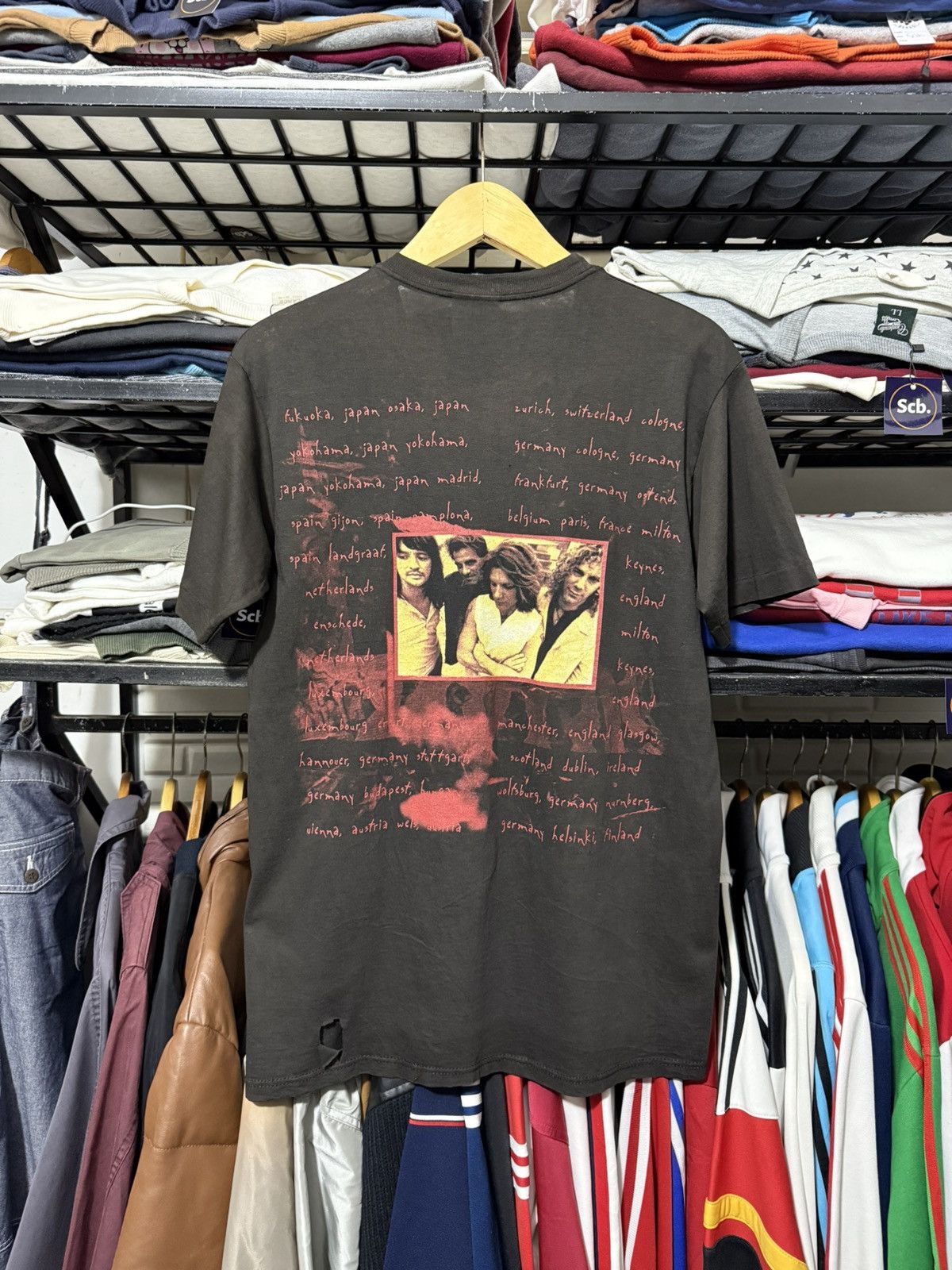 Band Tees Vintage bonjovi 1995 these days tour tshirt Size US M / EU 48-50 / 2 - 3 Thumbnail