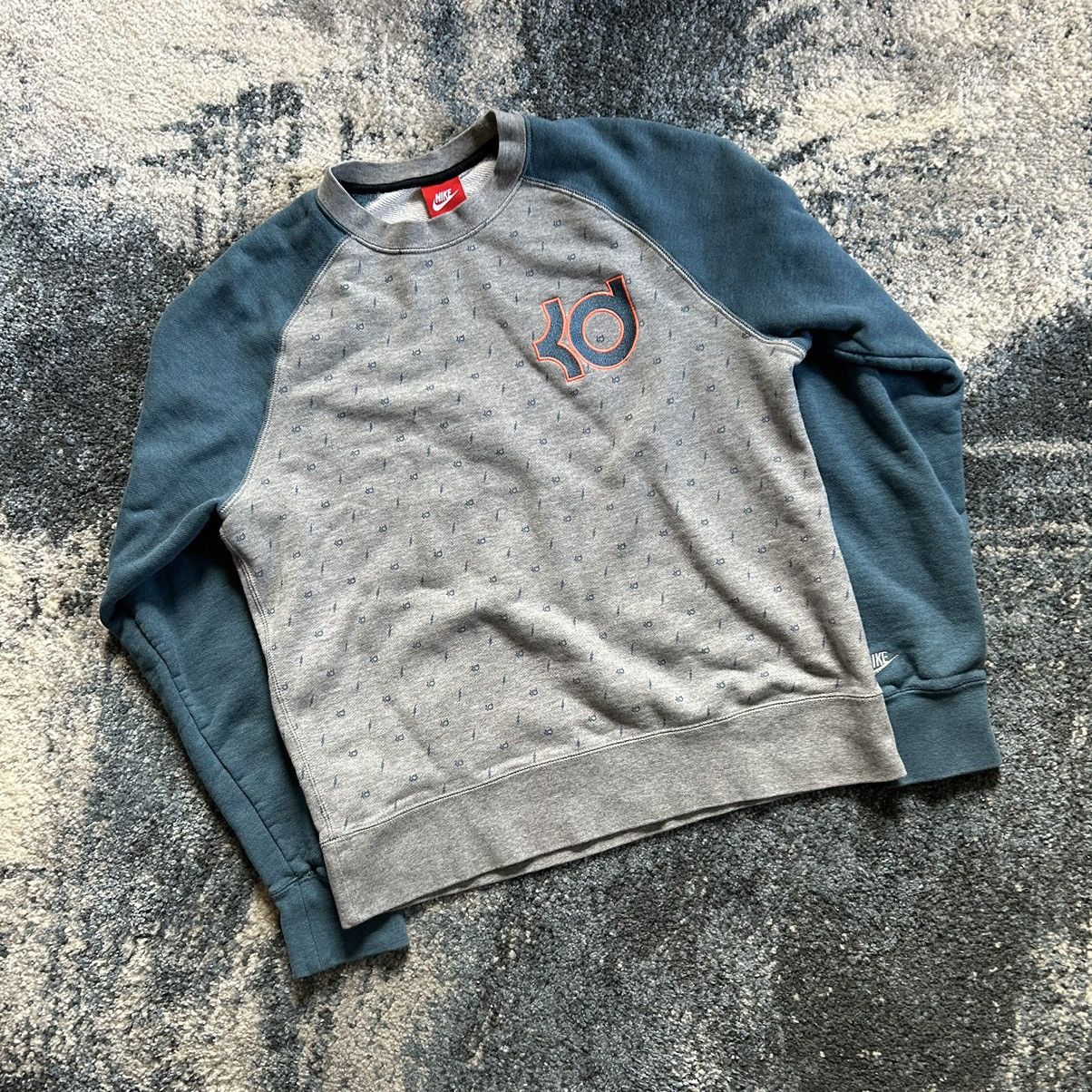 Nike KD KEViN DURANT MONOGRAM CREWNECK SWEATSHiRT OKC THUNDER Size US M / EU 48-50 / 2 - 6 Thumbnail