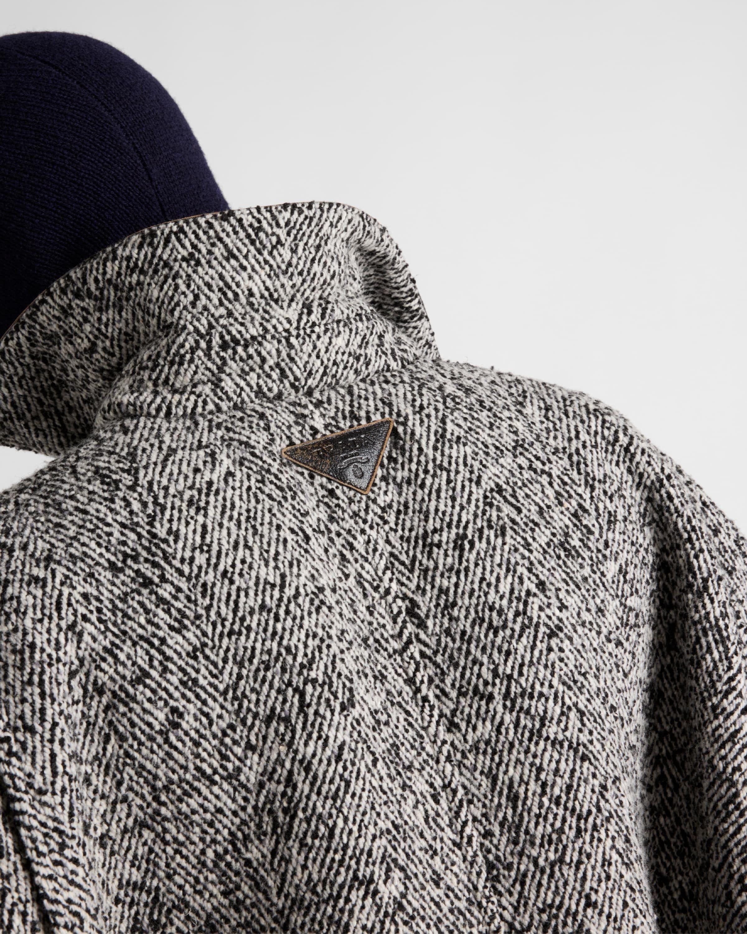Prada o1bcso1str1025 Boucle Wool Jacket in Black/White Size US S / EU 44-46 / 1 - 6 Thumbnail