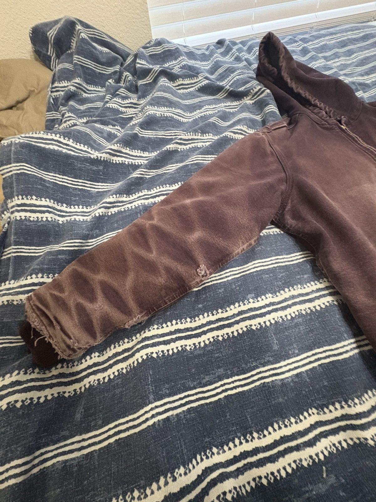 Carhartt Faded burgundy carhartt sherpa lining Size US L / EU 52-54 / 3 - 4 Thumbnail