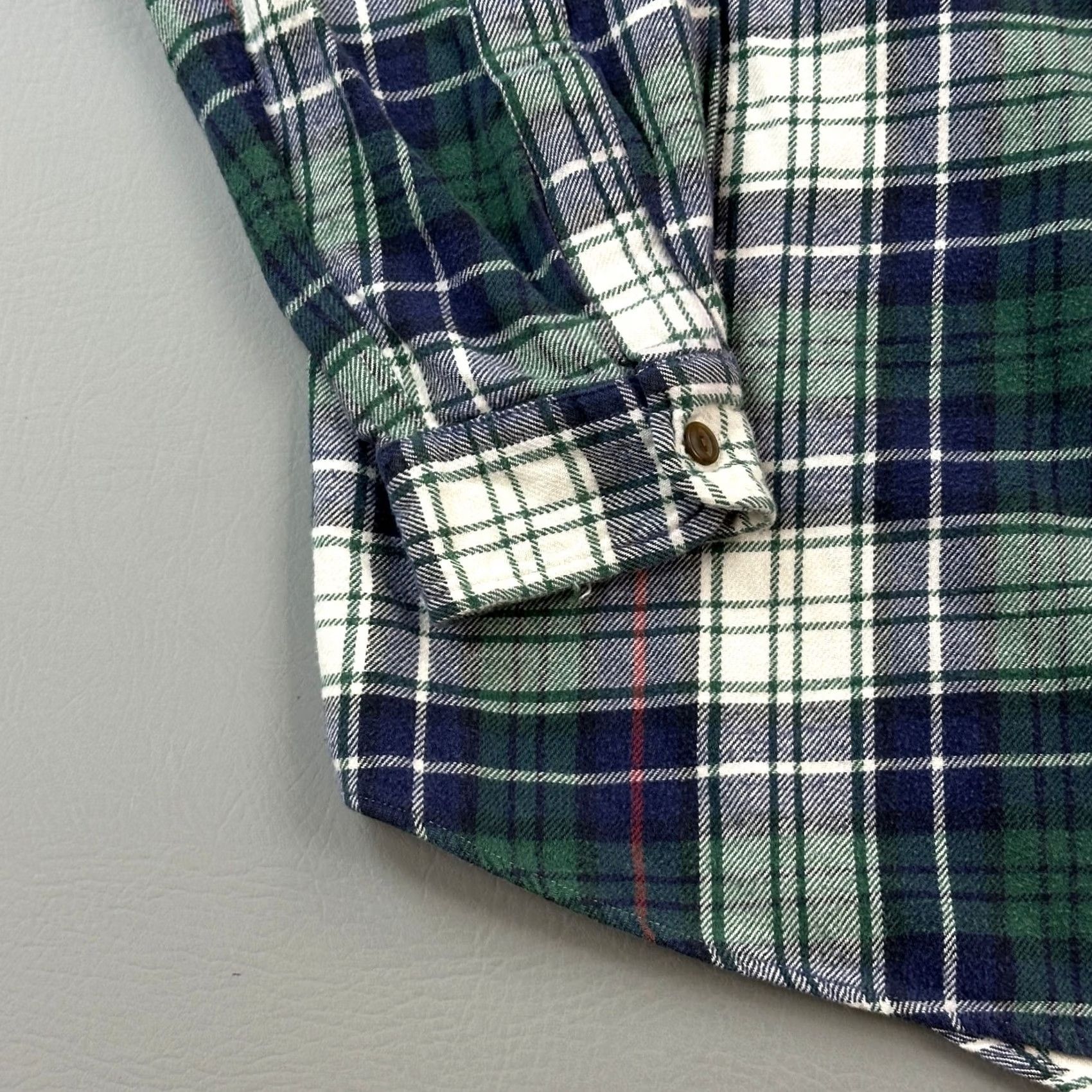 Abercrombie & Fitch VINTAGE Abercrombie & Fitch The Big Shirt Mens XL Green Plaid Flannel Button-Up Shirt Size US XL / EU 56 / 4 - 3 Thumbnail