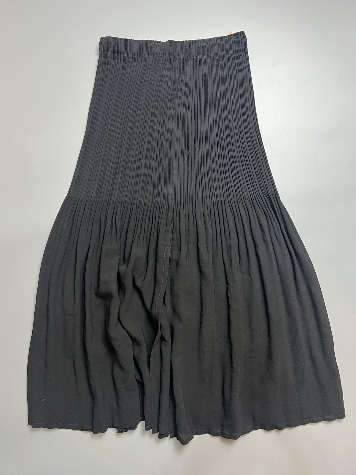 Issey Miyake × Pleats Please Issey Miyake × Vintage Vintage Fete Issey Miyake Pleats Midi Skirts Size 31" - 1 Thumbnail