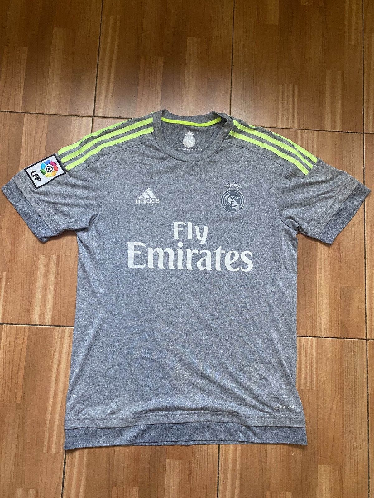 Adidas adidas Real Madrid 2015/16 Away Size US S / EU 44-46 / 1 - 2 Thumbnail