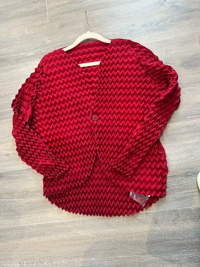Issey Miyake Issey Miyake size:2 Red fish-scale cardigan Size M / US 6-8 / IT 42-44 - 6 Thumbnail
