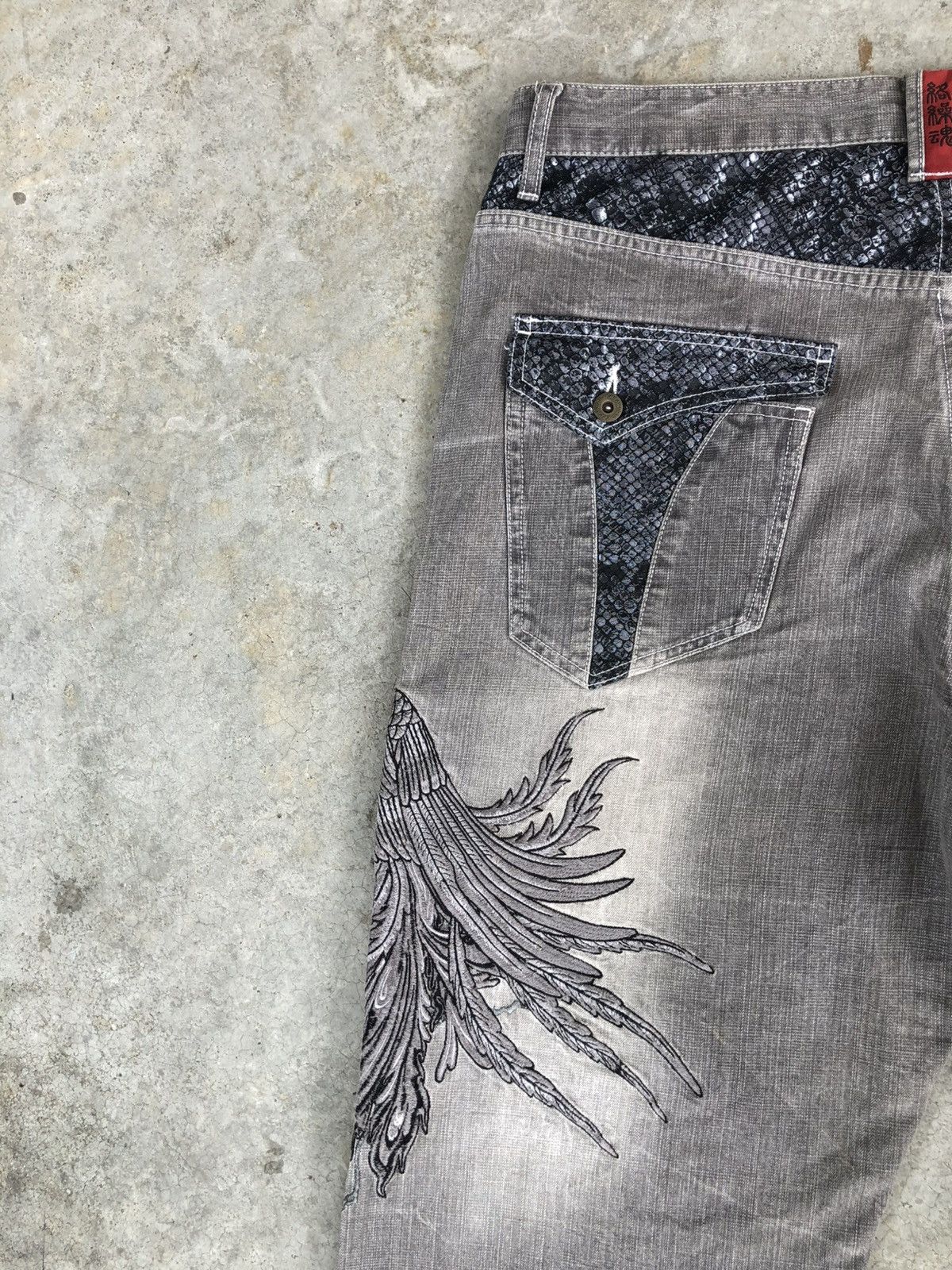 Karakuri Tamashii Karakuri Tamashii Embroidered Jeans Distressed Size US 38 / EU 54 - 9 Thumbnail