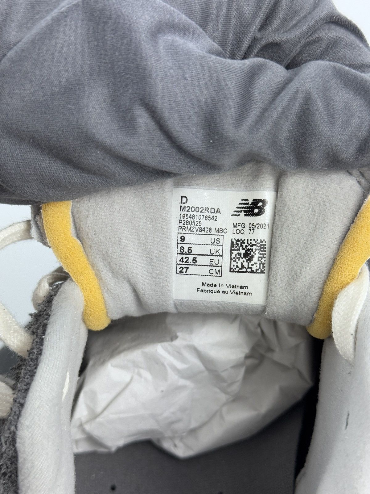 New Balance NEW BALANCE 2002R SNEAKERS Size US 9 / EU 42 - 7 Thumbnail