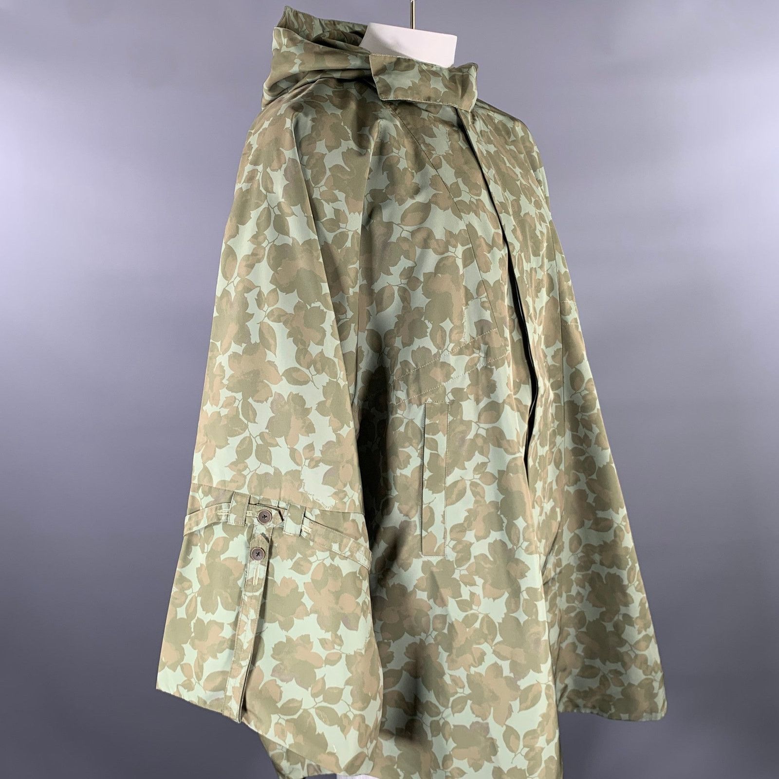 Descendant of Thieves DESCENDANT OF THIEVES Size XXL Green Leaves Polyester Jacket Size XXL / US 16-18 / IT 52-54 - 2 Thumbnail