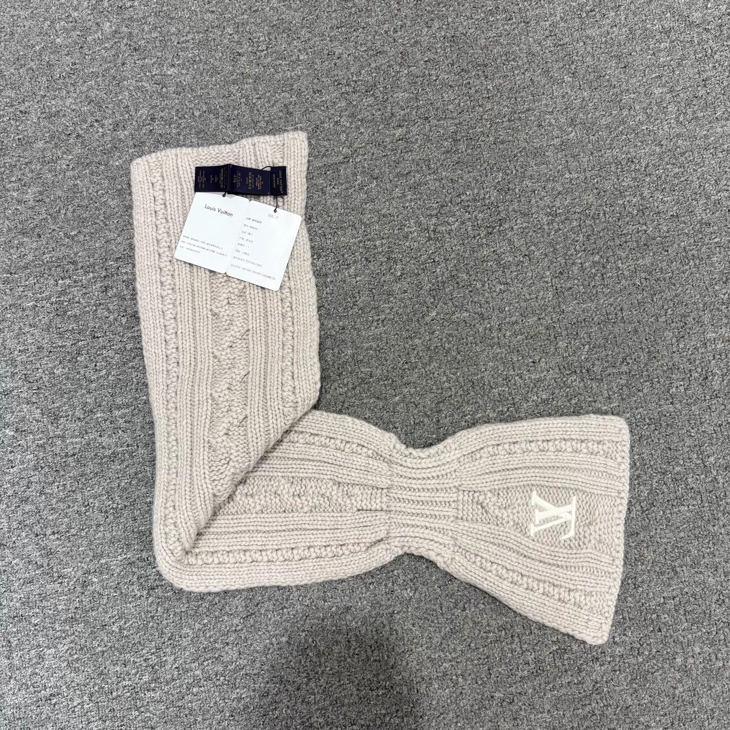 Louis Vuitton LV Milk Tea Fall Winter Knit Scarf NWT Size ONE SIZE - 2 Thumbnail
