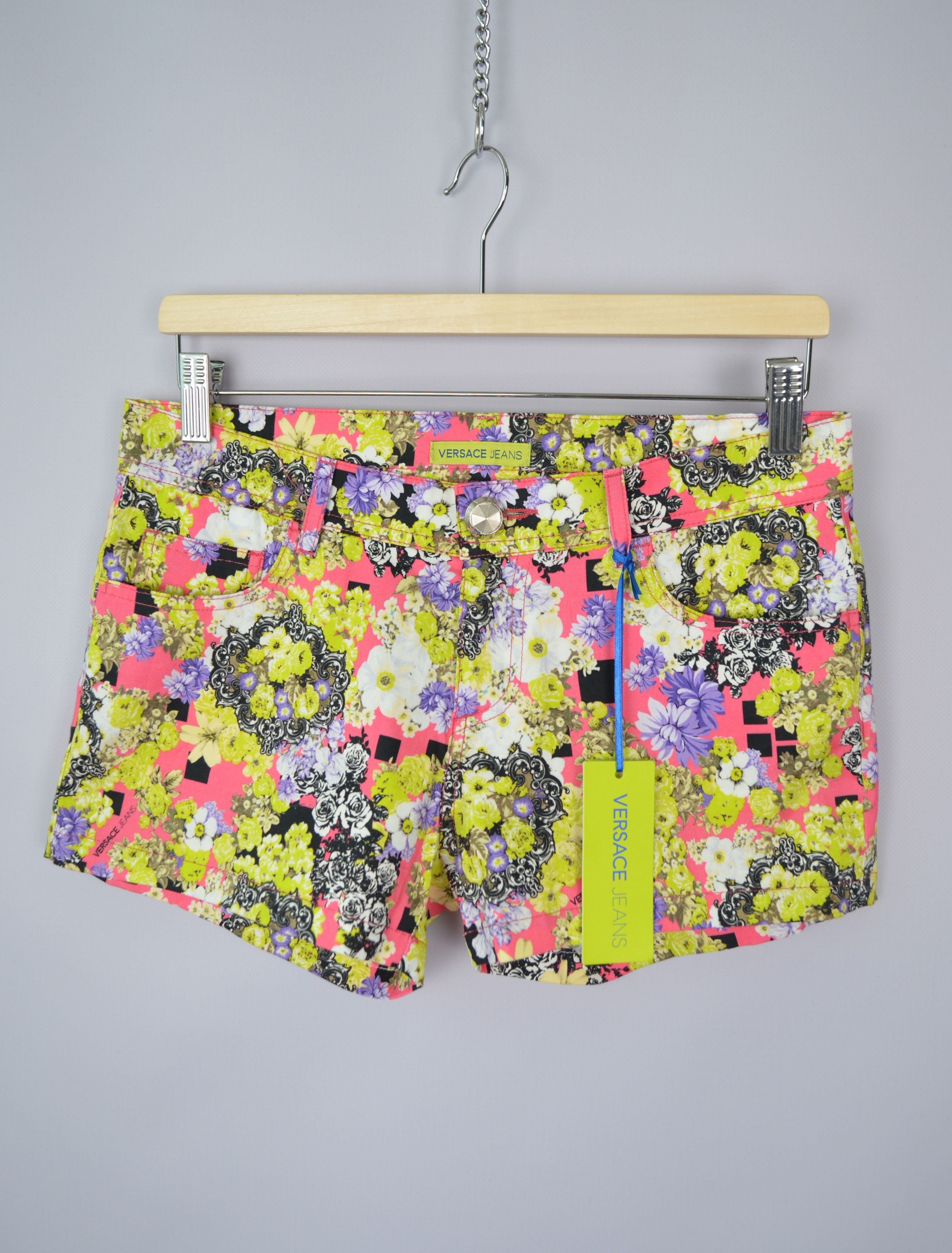 Versace × Versace Jeans Couture Versace Womens Mini Shorts Floral Print Size US6 / UK8 W28 Size 28" / US 6 / IT 42 - 1 Thumbnail