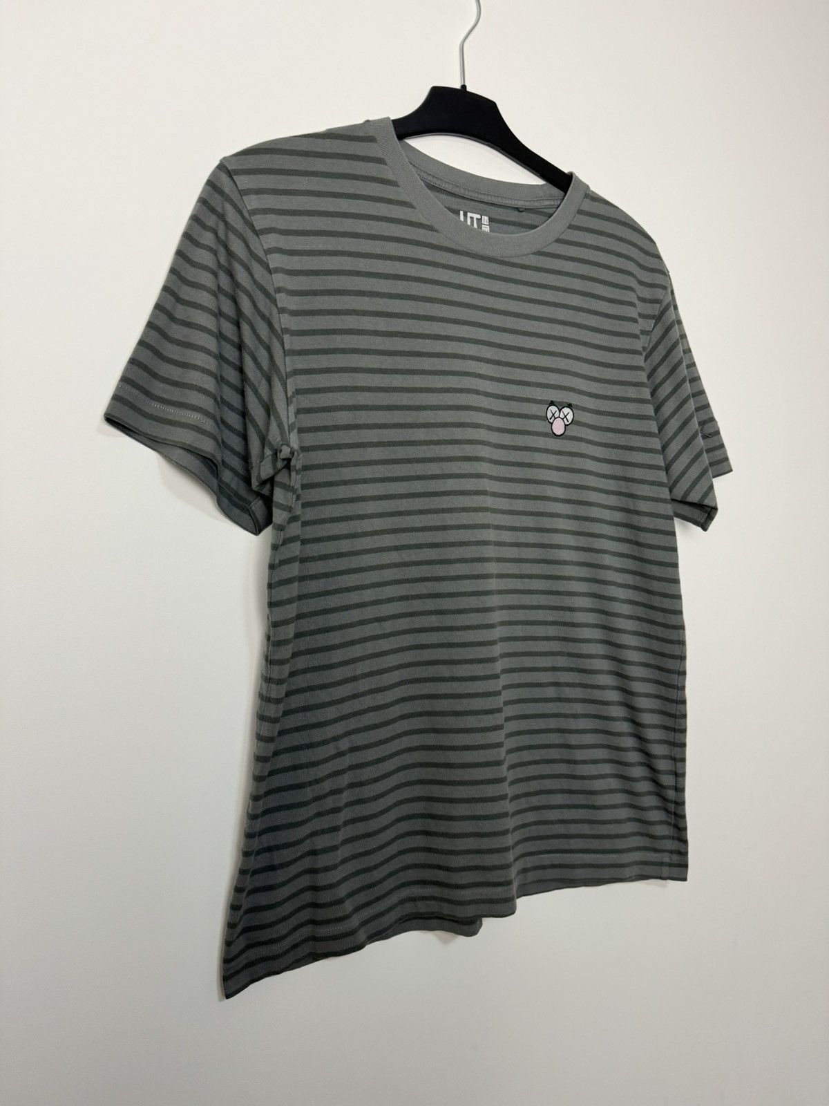 Japanese Brand Rare Kaws x Uniqlo tee gray striped Japanese designer Y2K Size US M / EU 48-50 / 2 - 6 Thumbnail