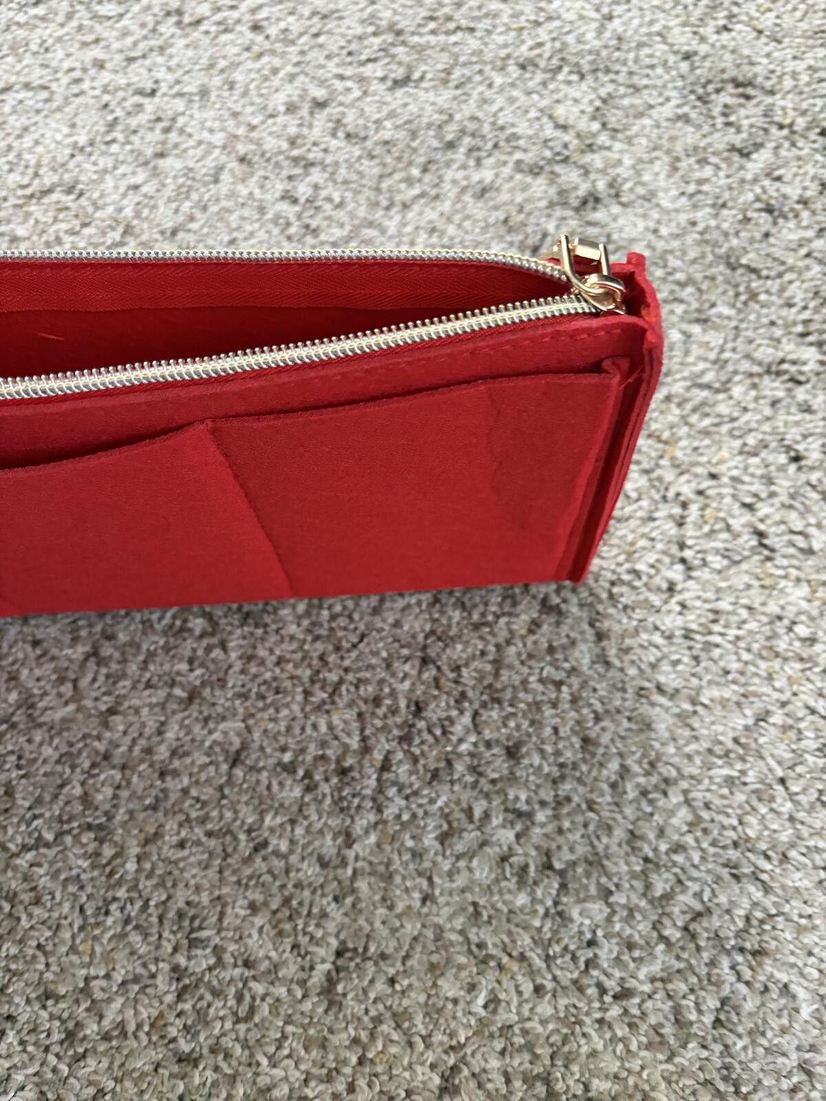 Other Red Felt Travel Jewelry or purse Organizer Size ONE SIZE - 3 Thumbnail