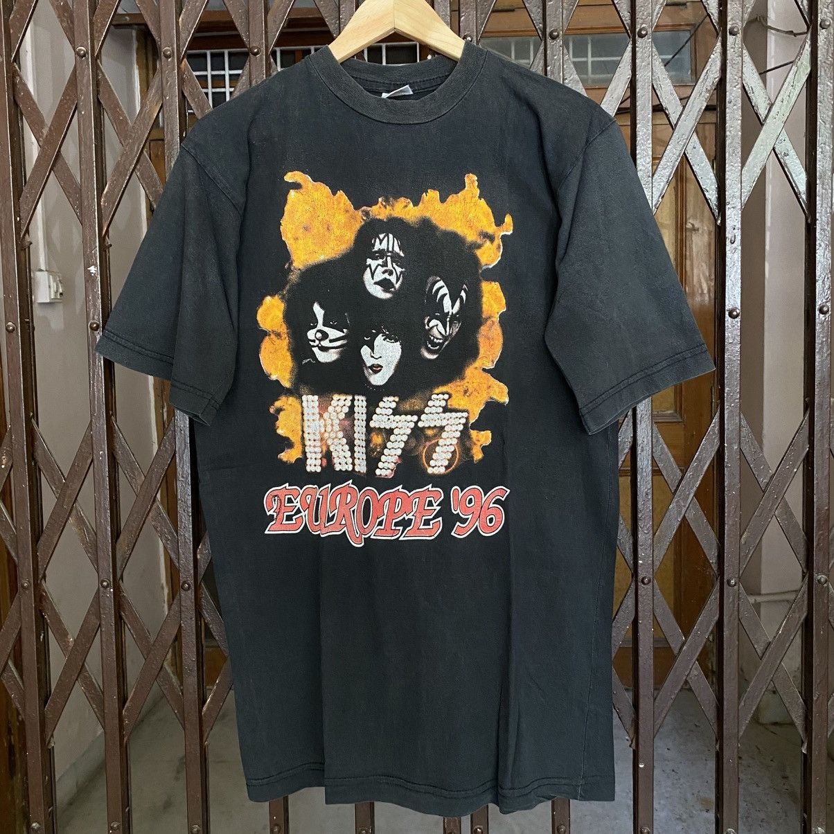 KISS Vintage Kiss "Europe '96" rock band tour T-shirt Size US XL / EU 56 / 4 - 1 Thumbnail