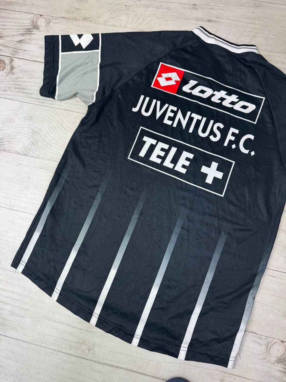 Lotto Sport Vintage Lotto Juventus 2000 2001 Training Shirt Jersey Size US L / EU 52-54 / 3 - 13 Thumbnail