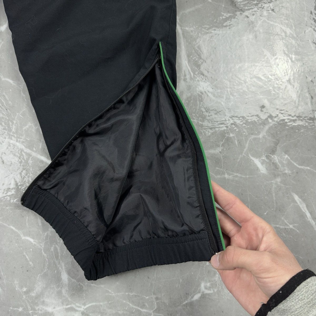 Nike Y2k Nike Nylon Pants Black/Green Size S Size US 30 / EU 46 - 6 Thumbnail