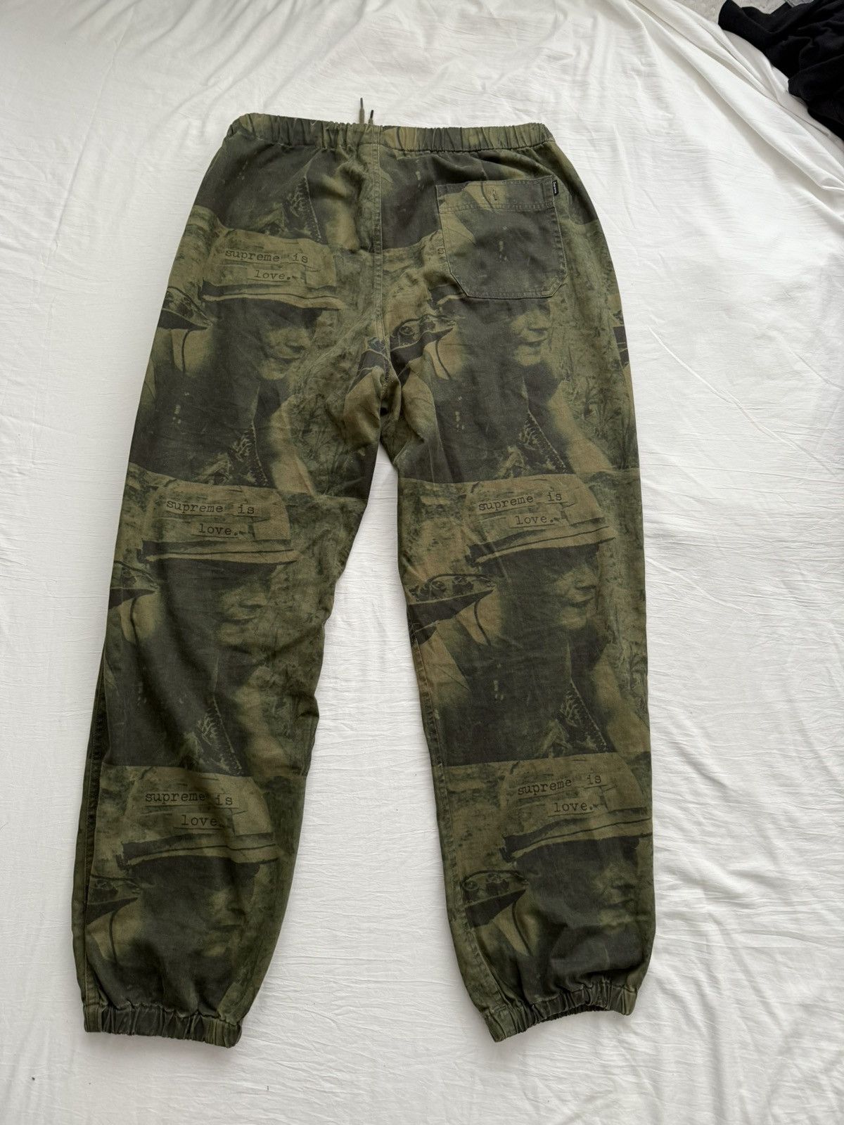 Supreme Supreme is love skate pants Size US 36 / EU 52 - 2 Thumbnail