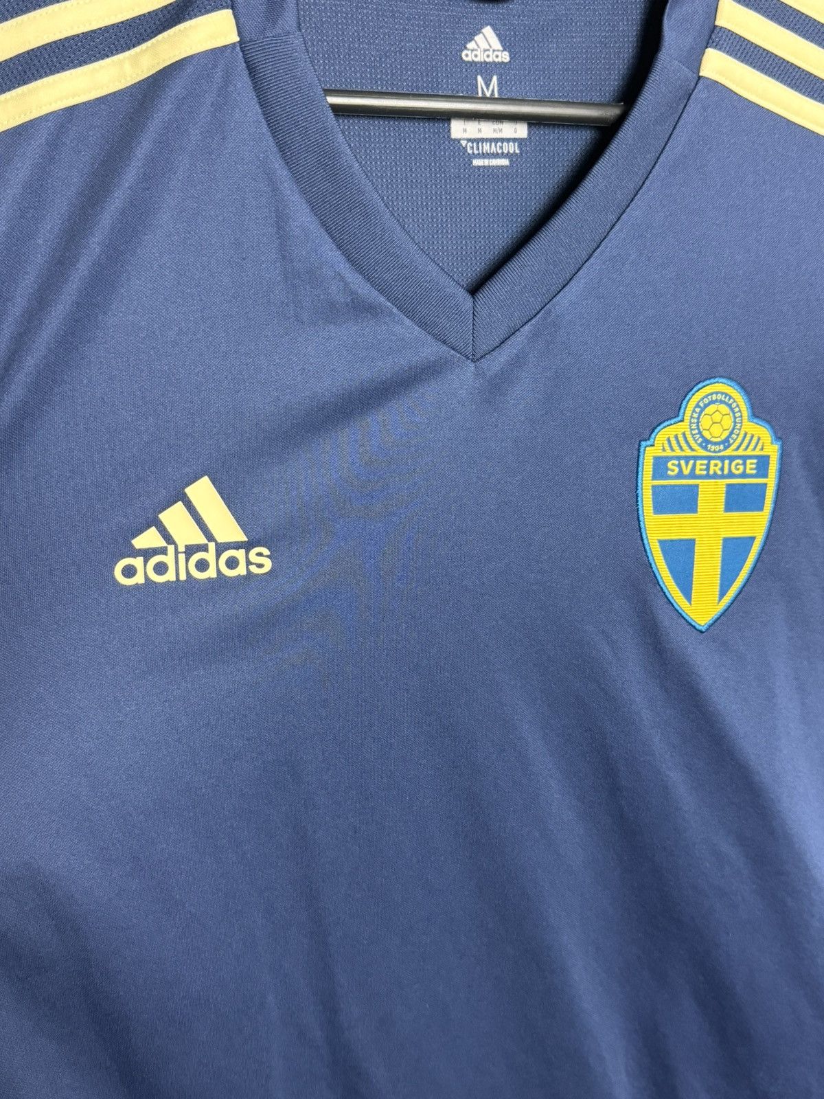 Adidas Sweden National Team 17/18 Training Football Jersey T-Shirt Size US M / EU 48-50 / 2 - 3 Thumbnail