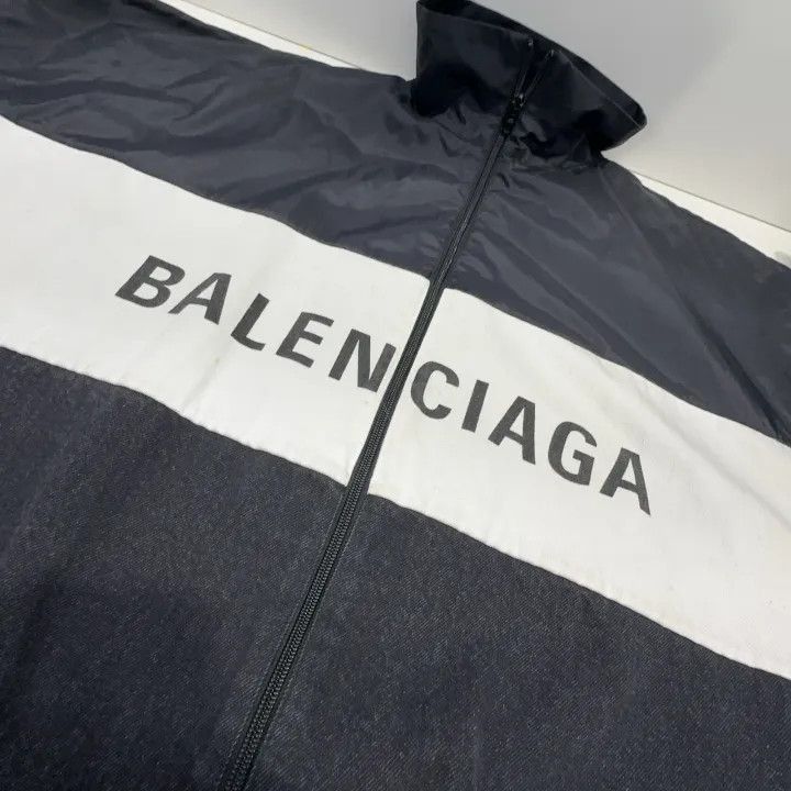 Balenciaga Balenciaga FW21 Logo Print Jacket for Women 0079-2507 Size XS / US 0-2 / IT 36-38 - 8 Thumbnail