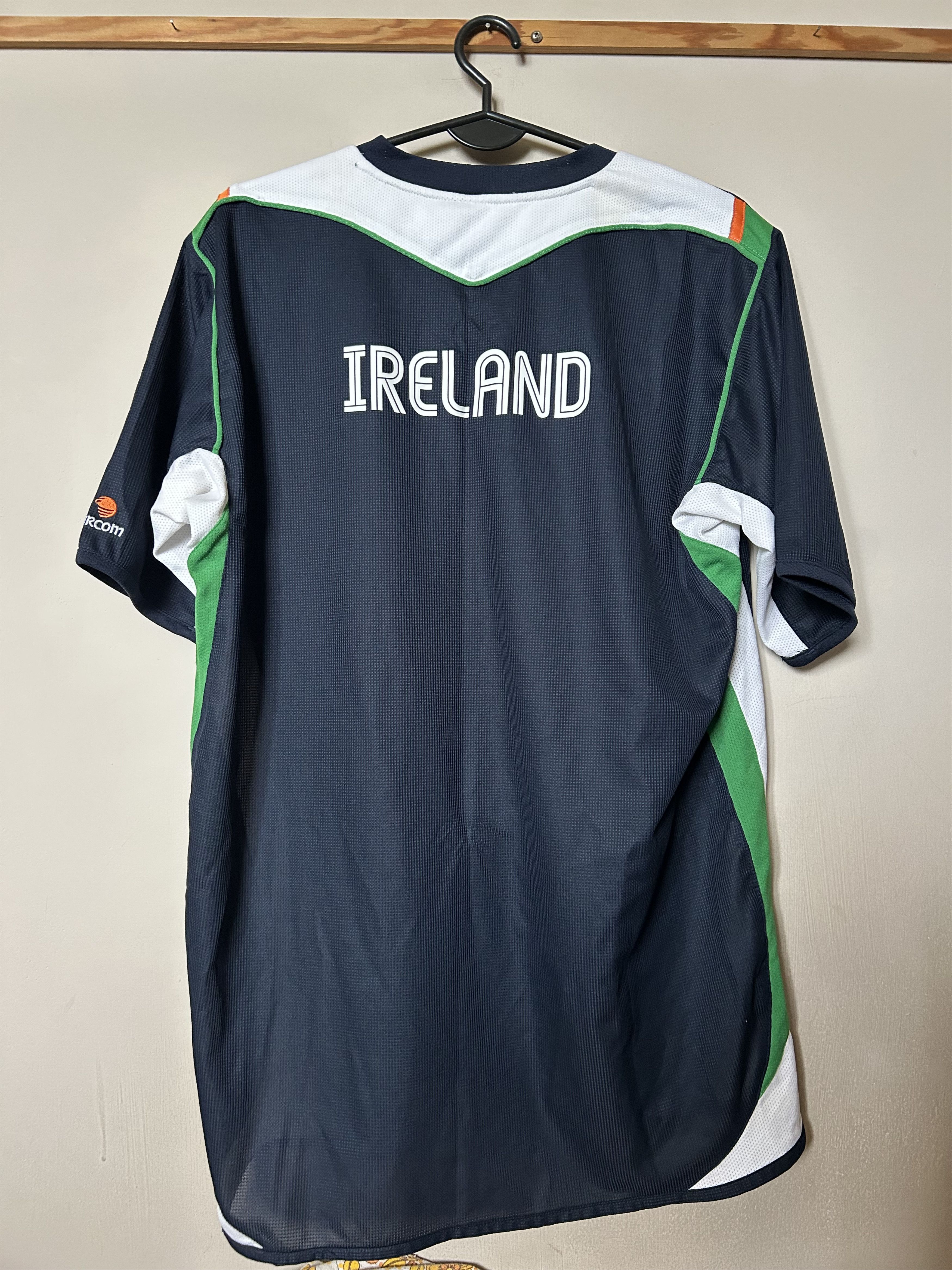 Umbro Vintage training shirt IRELAND 2004/2006 - L Umbro - UNIQUE Size US L / EU 52-54 / 3 - 2 Thumbnail