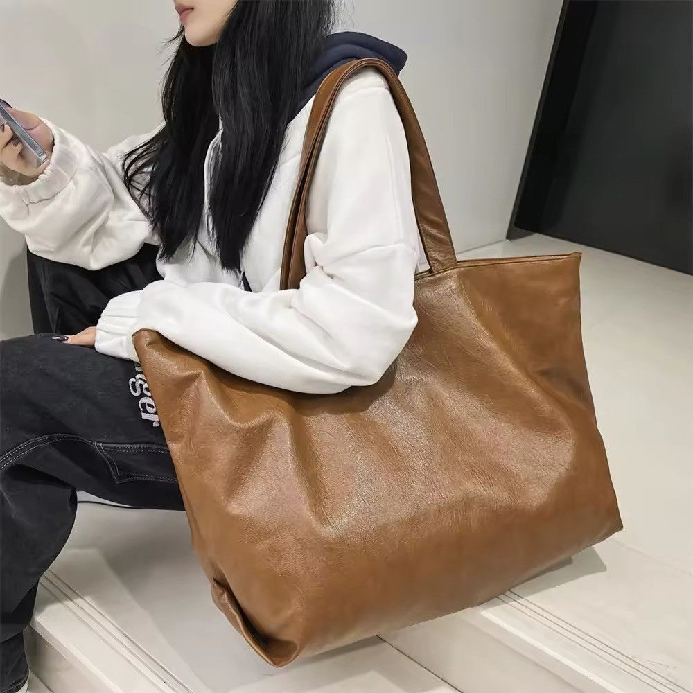 Japanese Brand × Leather Big Capacity Soft Leather Shoulder Bag Size ONE SIZE - 2 Thumbnail