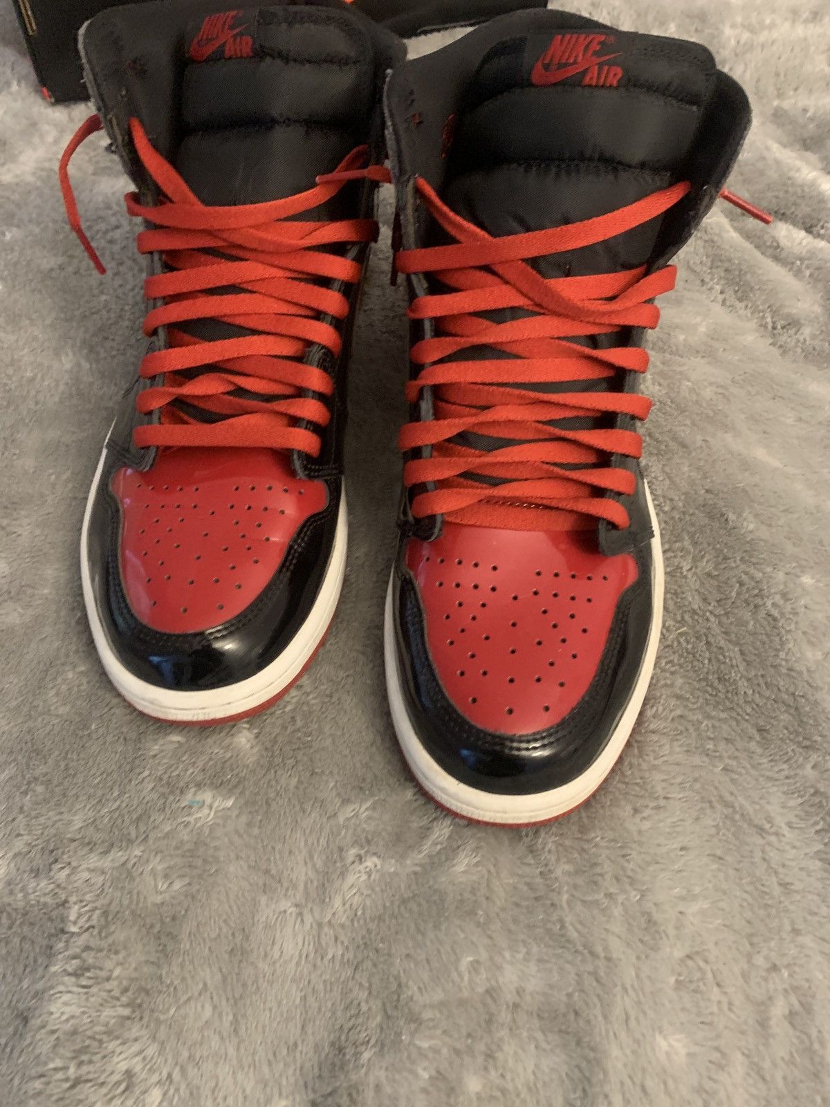 Jordan Brand Air jordan 1 retro high og Size US 12 / EU 45 - 1 Thumbnail