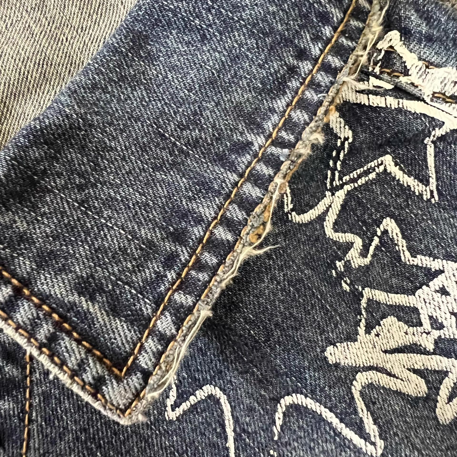 Billionaire Boys Club b BBC Paint-Splatter Distressed Explosion Denim Jacket。 Q7 Size US L / EU 52-54 / 3 - 4 Thumbnail