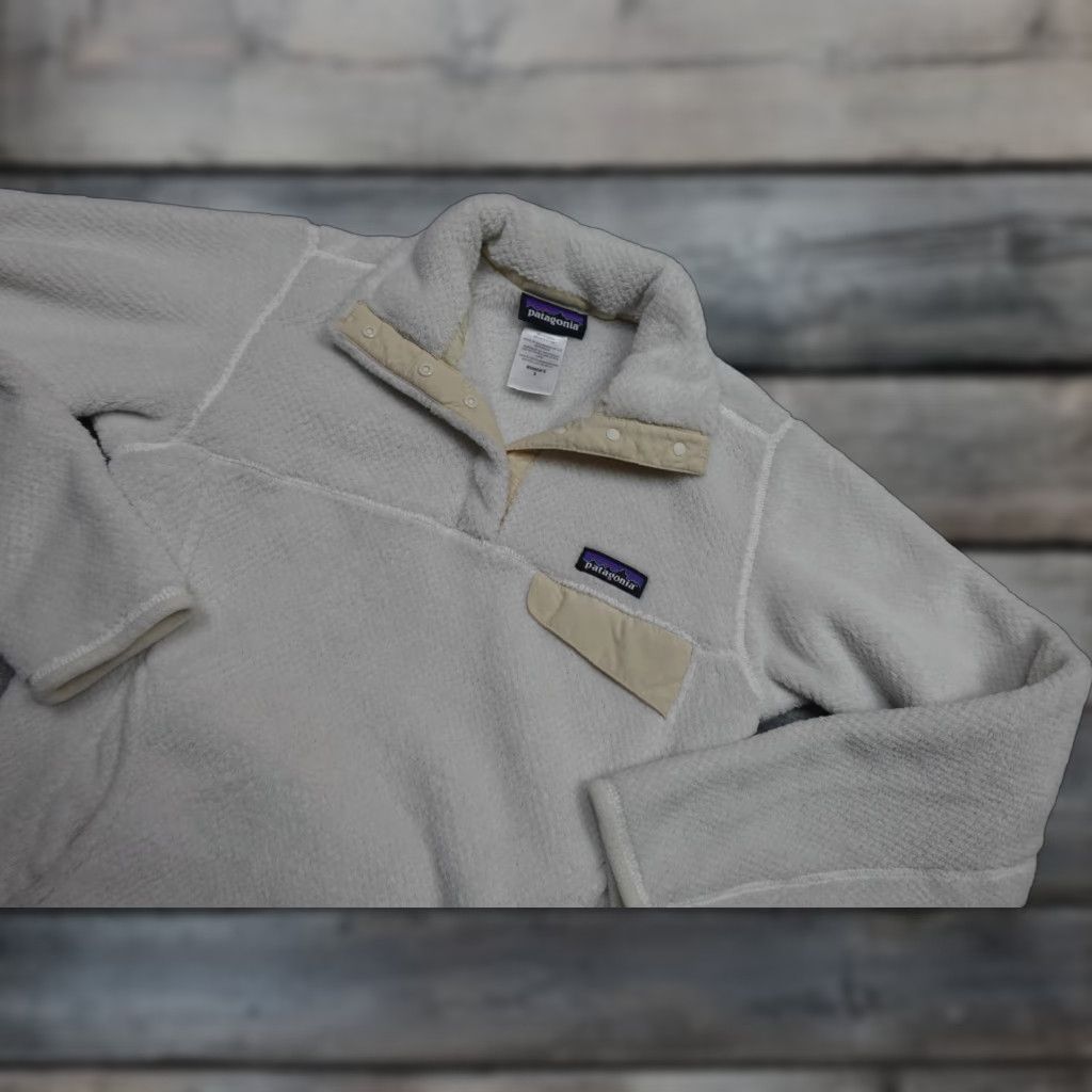 Patagonia Patagonia Sweater Shirt Womens Small White Fleece Dolman Sleeve High Neck Pullover Outdoor All Seasons Long Sleeve Size S / US 4 / IT 40 - 1 Thumbnail