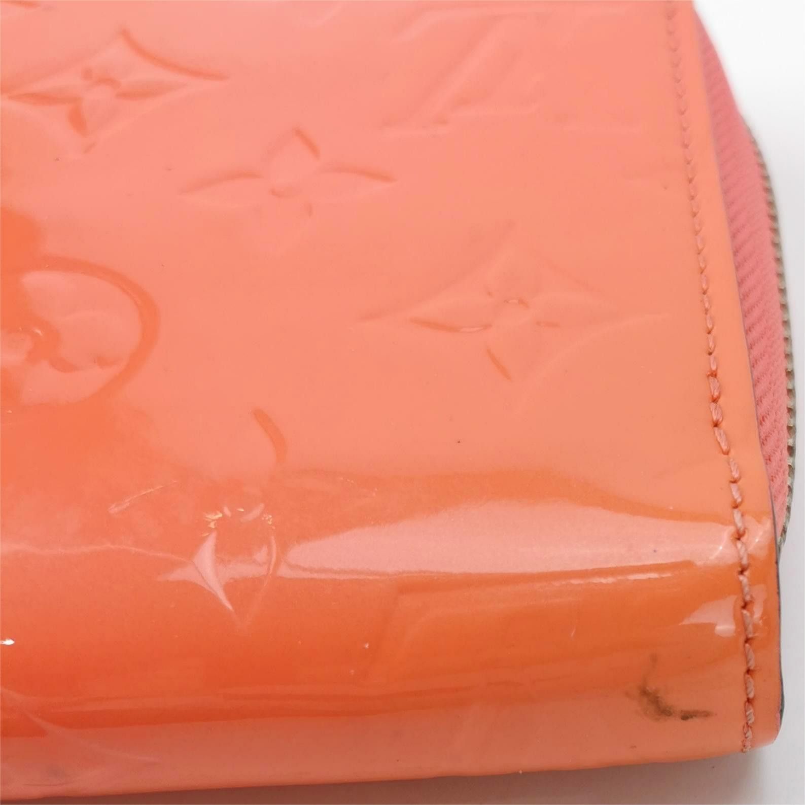 Louis Vuitton Louis Vuitton (LV) Zippy patent leather embossed monogram z Size ONE SIZE - 7 Thumbnail