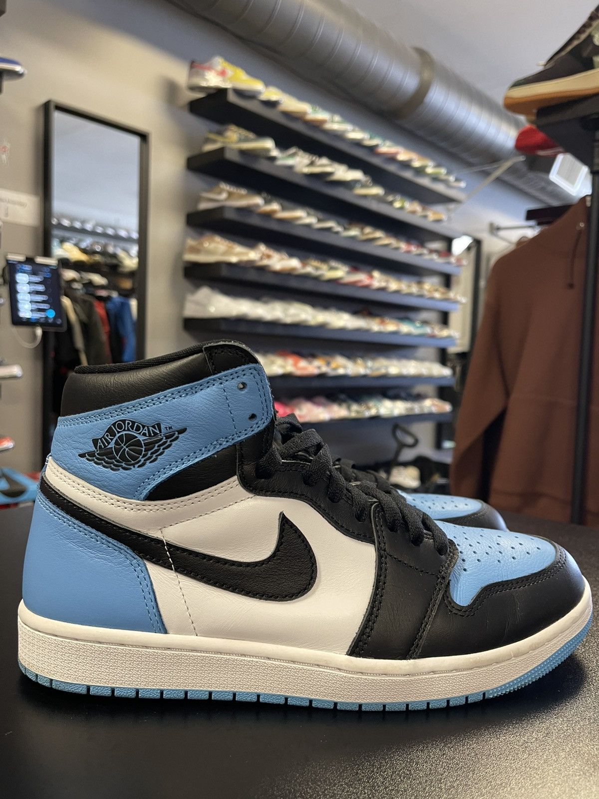 Jordan Brand × Nike Size 9.5 - Jordan 1 High OG UNC Toe Very Clean Size US 10 / EU 43 - 3 Thumbnail