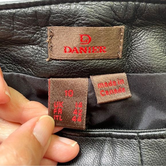 Danier Vintage Danier Black Leather Lined High Rise Straight Pants Size 32" / US 10 / IT 46 - 9 Thumbnail
