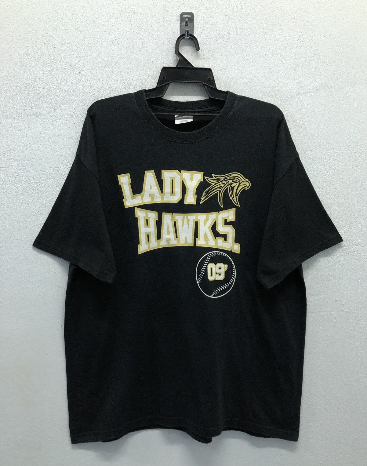 Vintage Vintage Port And Company Lady Hawks Coach "D" T-Shirt Size US XL / EU 56 / 4 - 1 Thumbnail