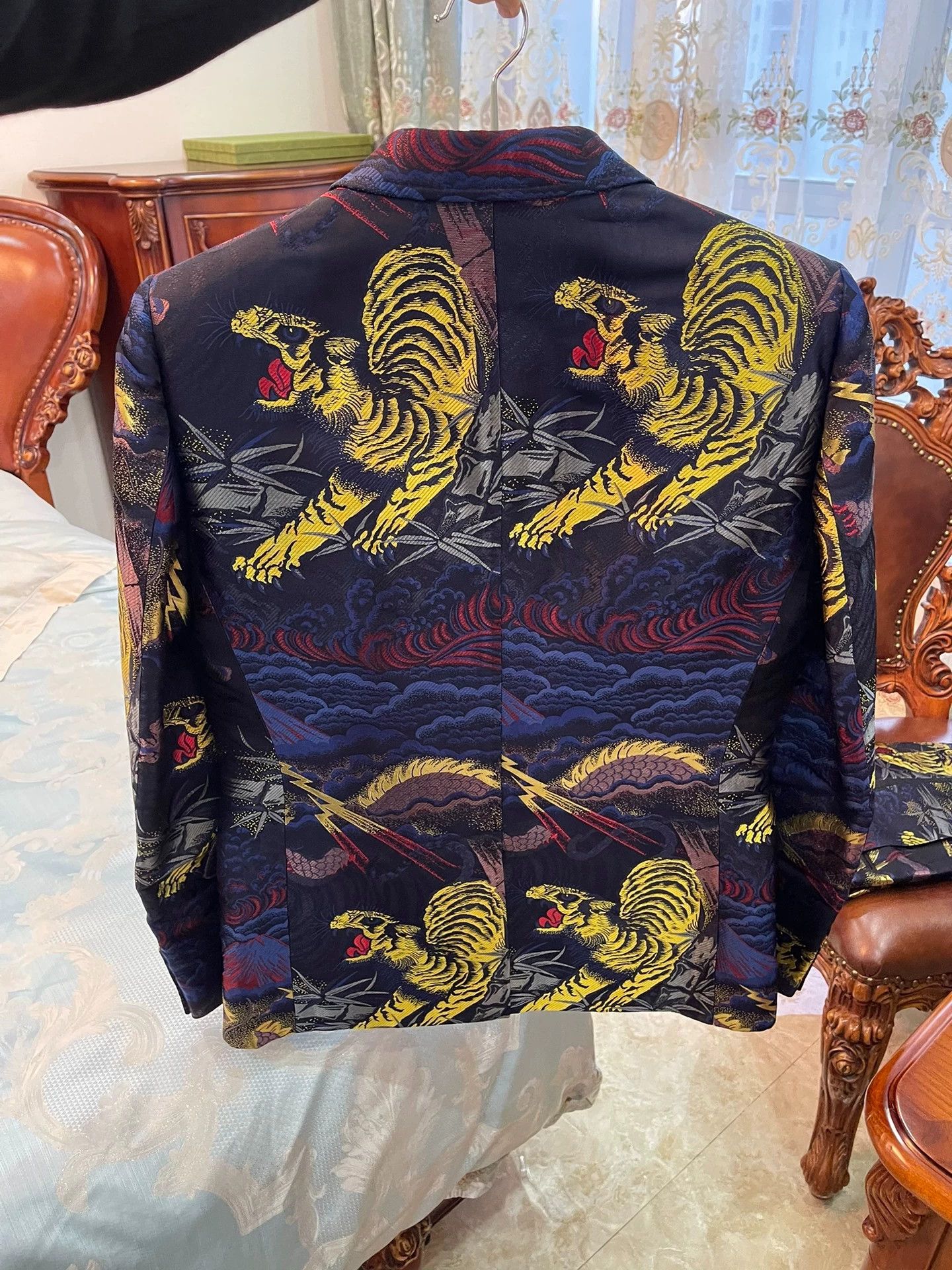 Gucci Gucci 50 Custom Silk Embroidered Gold Suit Worn Size 50R - 2 Thumbnail