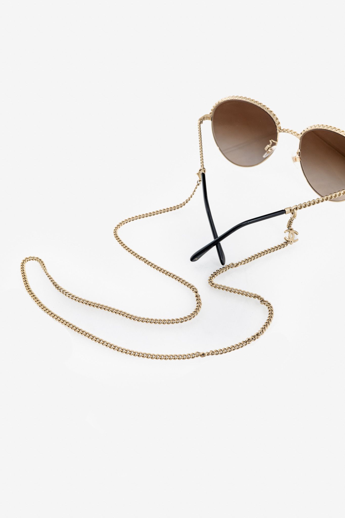 Chanel Chanel Pantos Gold-Tone & Black Metal-Chain Sunglasses Size ONE SIZE - 5 Thumbnail