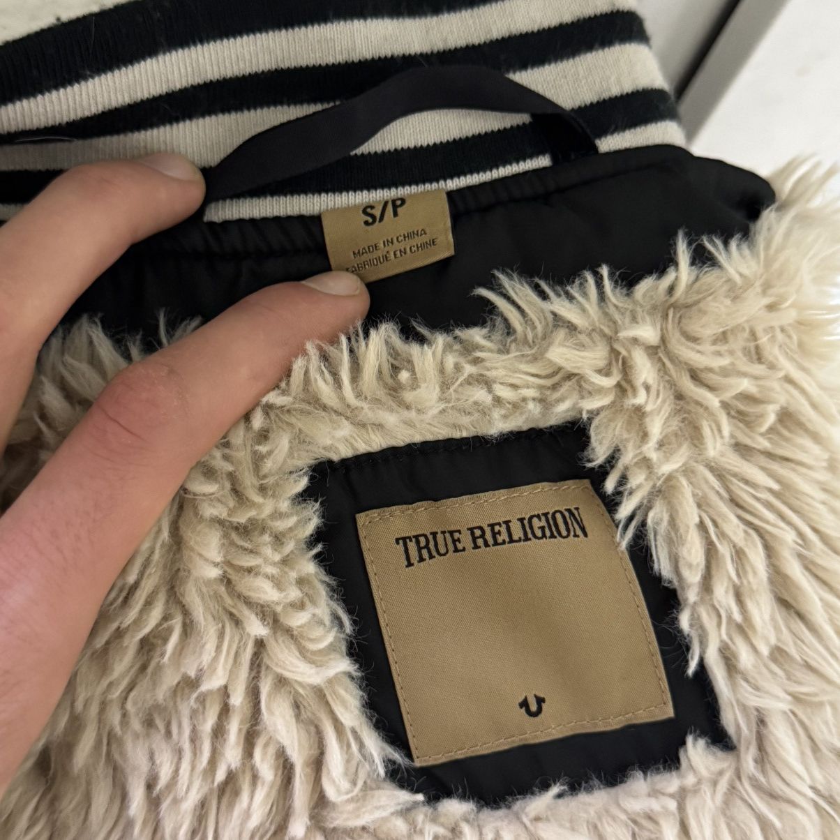 True Religion True Religion Fur Jacket womens size S big logo leo bomber Size S / US 4 / IT 40 - 9 Thumbnail