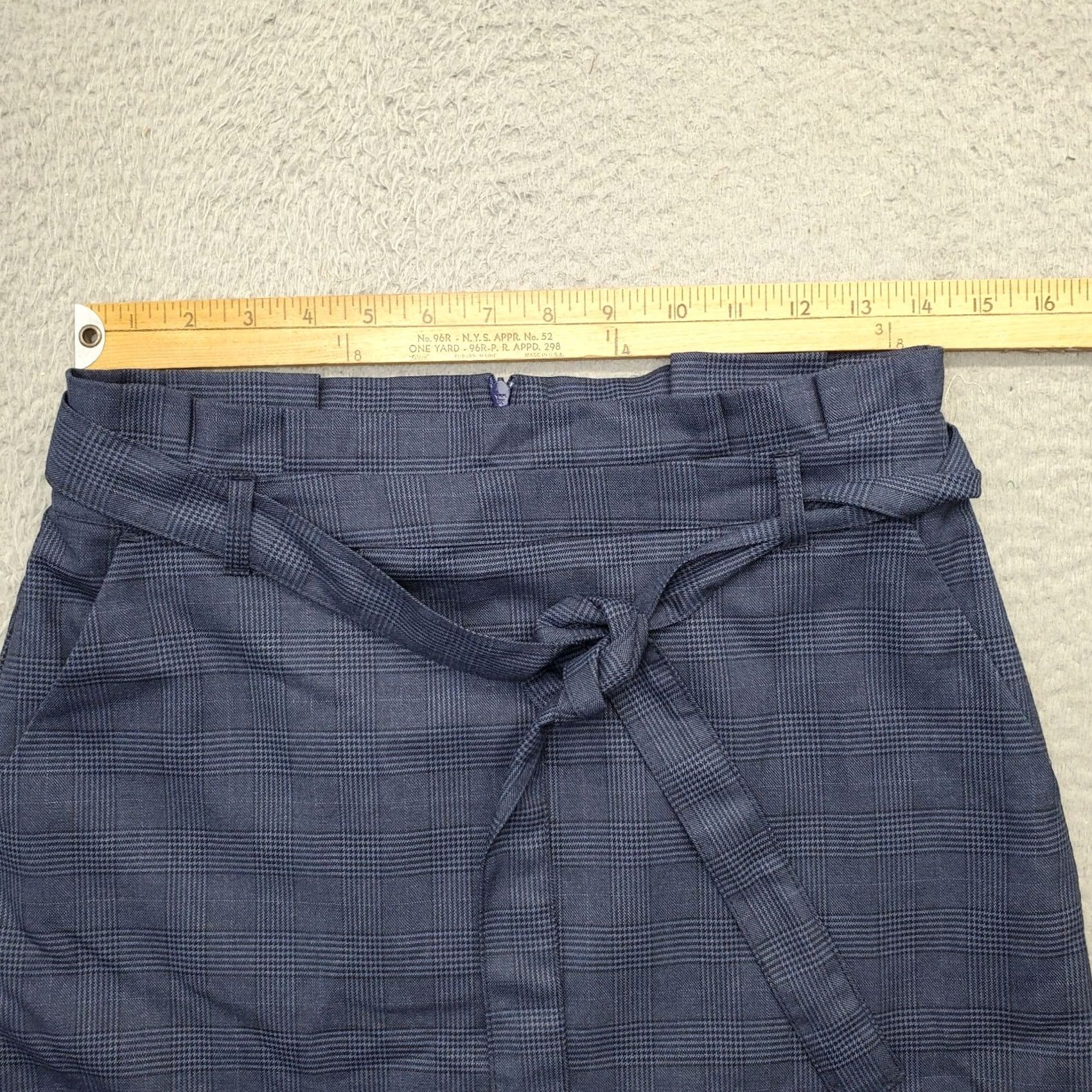 Banana Republic Banana Republic Skirt Womens 4P Multi Houndstooth Plaid Lined Tie Back Zip Short Pencil Womens Size 4P Multicolor /Homemade not used Size 27" / US 4 / IT 40 - 5 Thumbnail