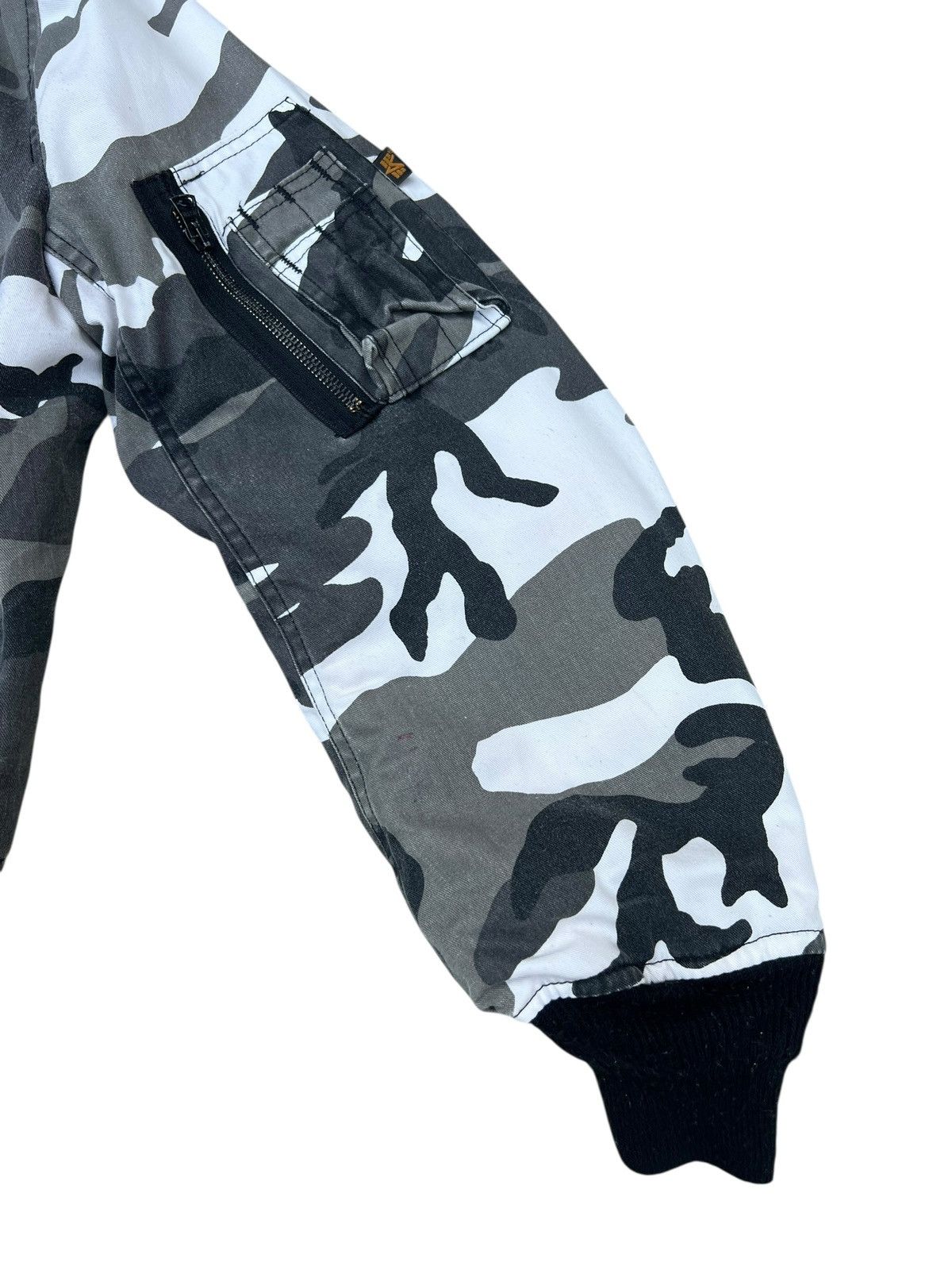 Alpha Industries Vintage 90s Alpha Industries USAF MA-1 Bomber Flight Jacket Size US XS / EU 42 / 0 - 11 Thumbnail