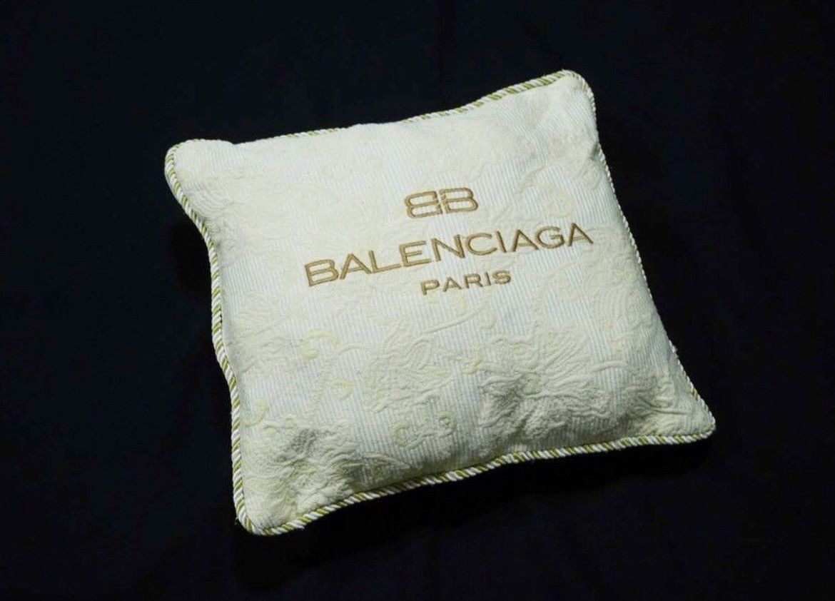 Balenciaga Balenciaga Pillow Cases Size ONE SIZE - 2 Thumbnail