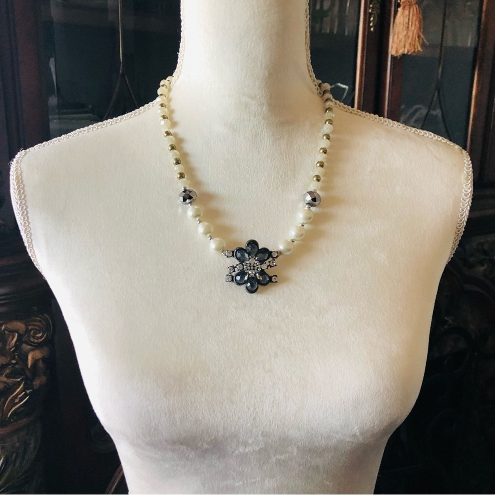 Handmade Handcrafted faceted glass bead Pearl floral pendant necklace Size ONE SIZE - 6 Thumbnail