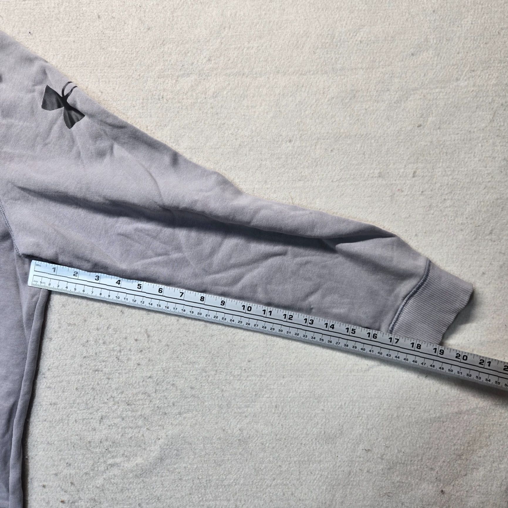 Under Armour Under Armour Hoodie Mens Medium Gray Solid Long Sleeve Pullover with Hooded Pockets Casual Baseball Football Gym & Training M Size US M / EU 48-50 / 2 - 5 Thumbnail