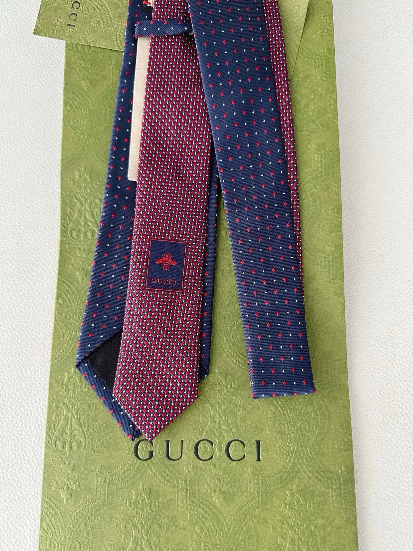 Gucci Gucci GG Embroidered Polka Dot Diamond Tie. Size ONE SIZE - 3 Thumbnail