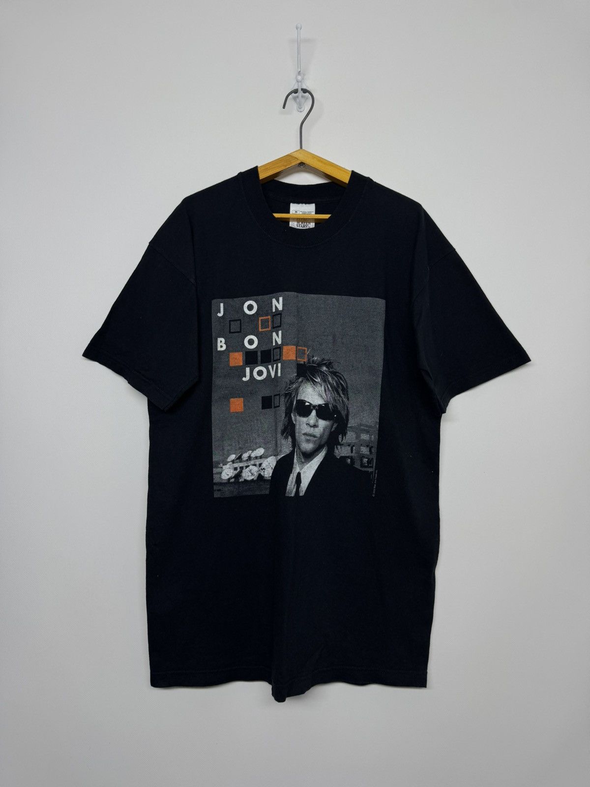 Vintage Vintage Bon Jovi 2000 year tour t-shirt Size US M / EU 48-50 / 2 - 4 Thumbnail