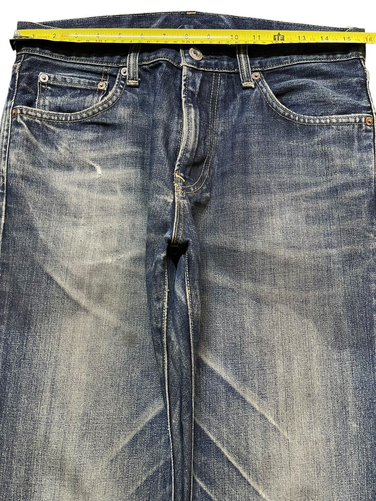 Uniqlo Vintage Japanese Uniqlo Blue Faded Wash Style Jeans Size US 31 - 11 Thumbnail
